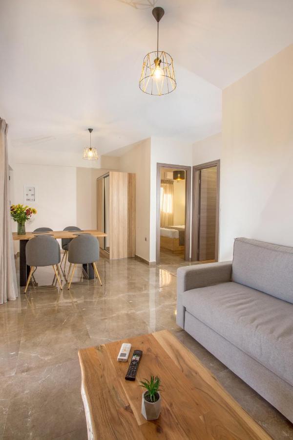 Vardians Villas & Suites Karystos  Bagian luar foto