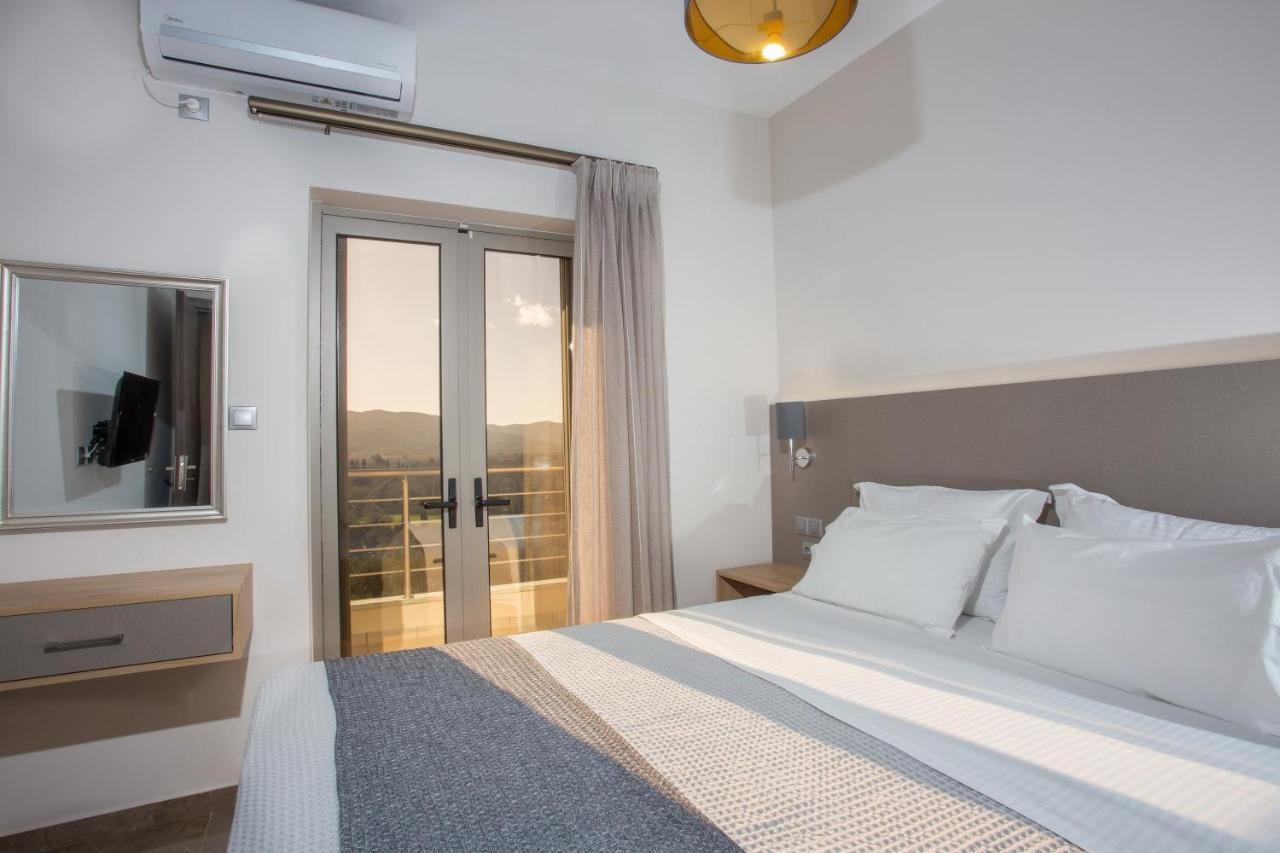 Vardians Villas & Suites Karystos  Bagian luar foto