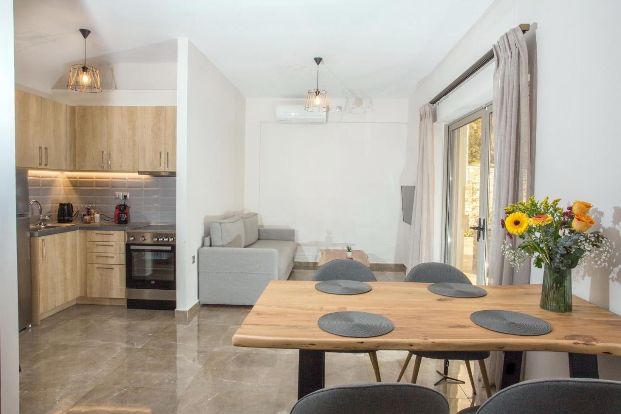 Vardians Villas & Suites Karystos  Bagian luar foto